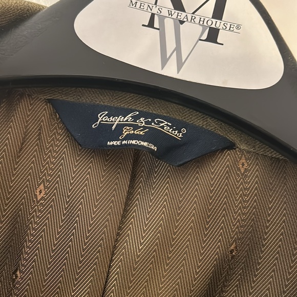 Nice 46 Tall blazer, tiny tear on one sleeve (see pics). Worn once or twice - Picture 4 of 8